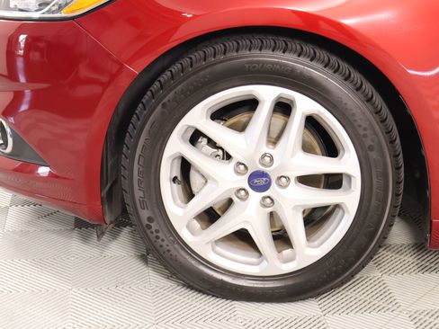 Used 2016 Ford Fusion SE w/ Equipment Group 202A FWD image 17