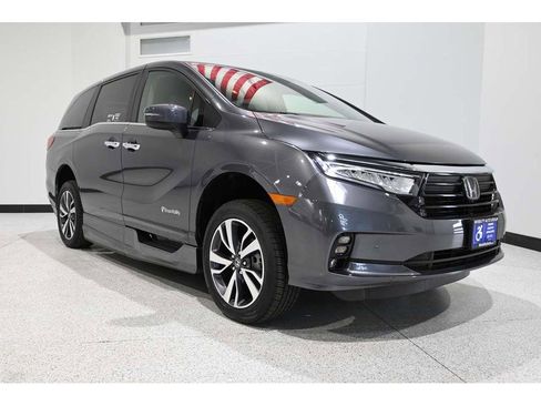 Used 2023 Honda Odyssey Touring image 3