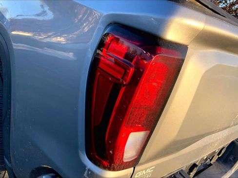 Used 2023 GMC Sierra 1500 Elevation image 29