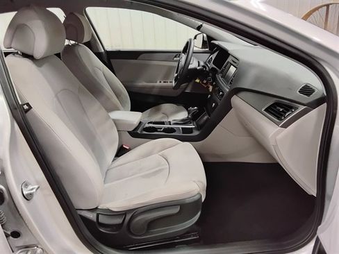 Used 2016 Hyundai Sonata SE FWD image 14