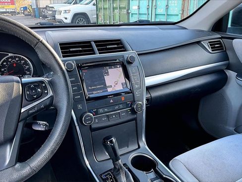 Used 2017 Toyota Camry XSE image 6