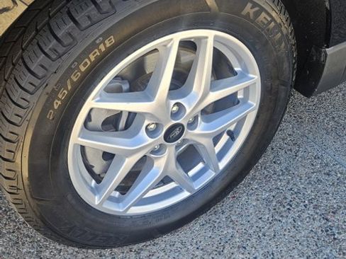 Certified 2024 Ford Edge SEL image 9