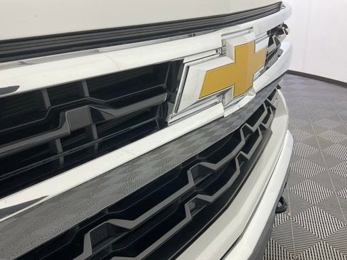 Used 2022 Chevrolet Silverado 1500 LT image 11