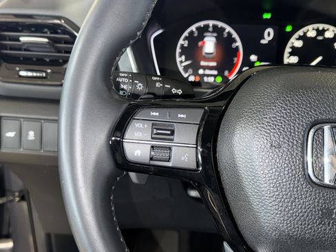 Used 2024 Honda Pilot Touring image 23