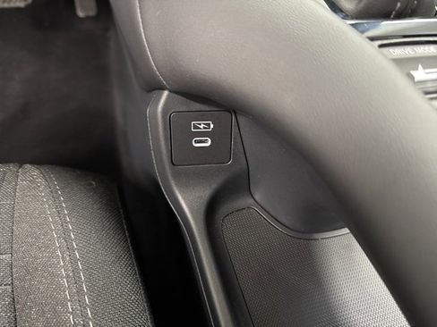 Certified 2026 Honda HR-V LX image 35