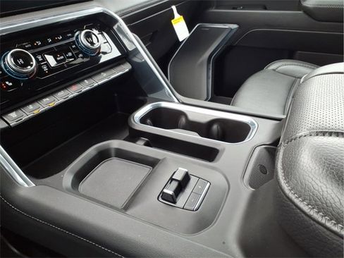 Used 2024 GMC Sierra 2500 Denali w/ Denali Reserve Package image 20