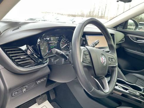 Used 2022 Buick Envision Avenir w/ Technology Package II image 10
