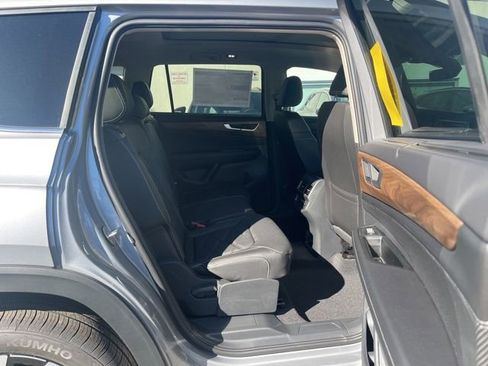 New 2026 Volkswagen Atlas SE image 14