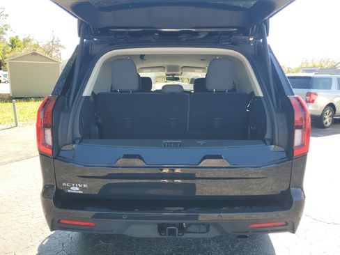 Used 2025 Ford Expedition Active AWD/4WD image 24