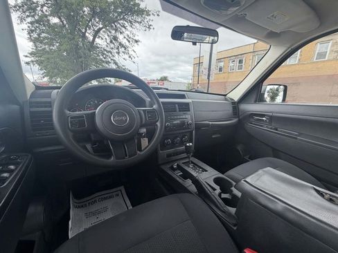 Used 2012 Jeep Liberty Sport AWD/4WD image 27