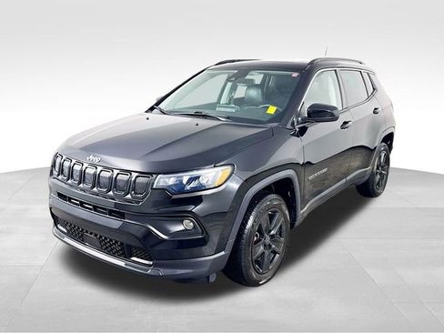 Used 2022 Jeep Compass Latitude w/ Sun and Sound Group image 1