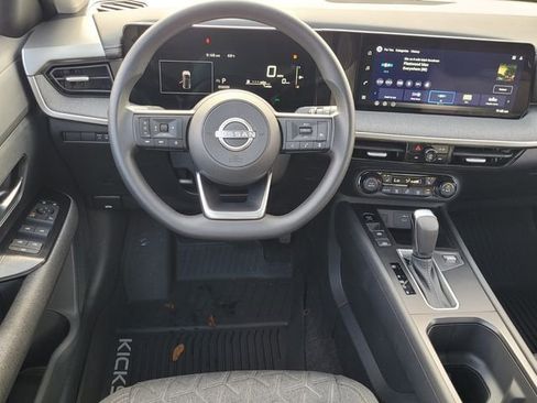 New 2026 Nissan Kicks SV w/ SV Premium Package FWD image 7