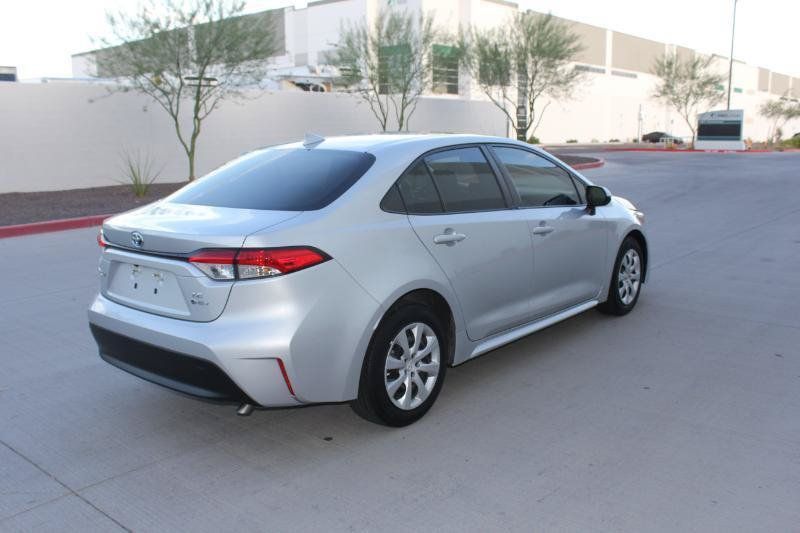 Used 2025 Toyota Corolla LE FWD image 5