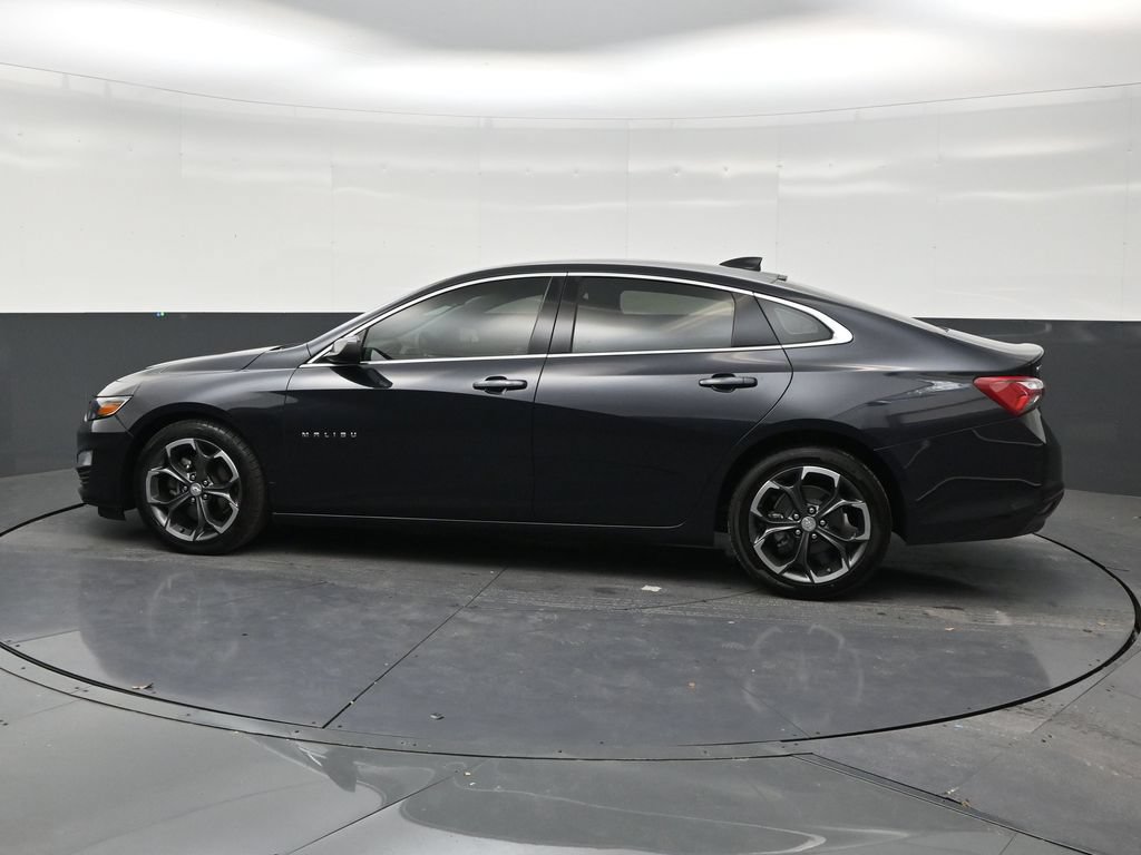 Used 2022 Chevrolet Malibu LT FWD image 2