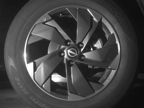 Used 2025 Nissan Rogue SV AWD/4WD image 13