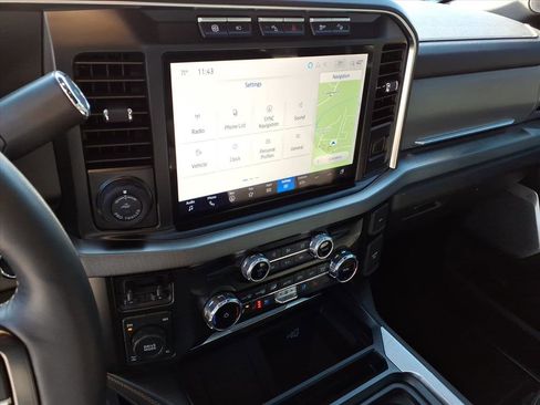 Used 2024 Ford F250 Platinum image 14