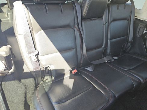 Used 2018 Jeep Wrangler Unlimited Rubicon AWD/4WD image 27