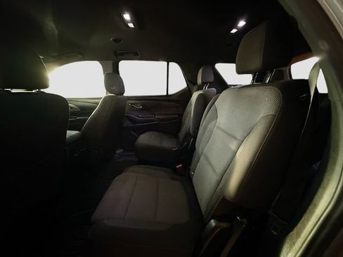 Used 2023 Chevrolet Traverse LT image 24