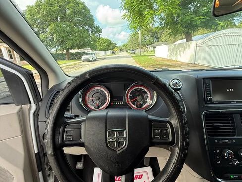 Used 2018 Dodge Grand Caravan SE image 13