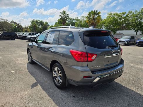 Used 2020 Nissan Pathfinder S image 4