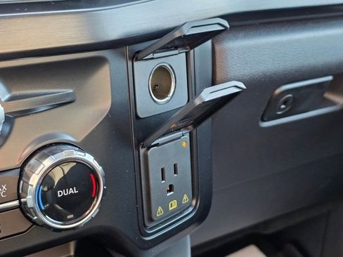 New 2026 Ford F250 Lariat w/ Black Appearance Package image 33