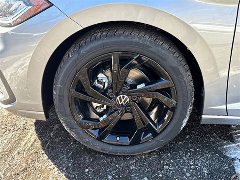 New 2026 Volkswagen Jetta SE image 8