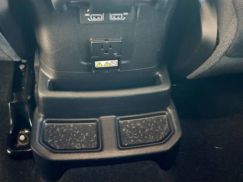 Used 2022 Jeep Wrangler Unlimited Rubicon 4xe w/ Cold Weather Group AWD/4WD image 28