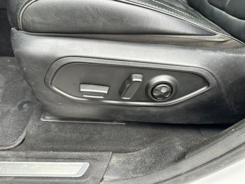 Used 2023 Jeep Grand Cherokee Overland image 20