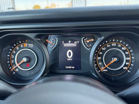 Used 2024 Jeep Gladiator Sport image 9