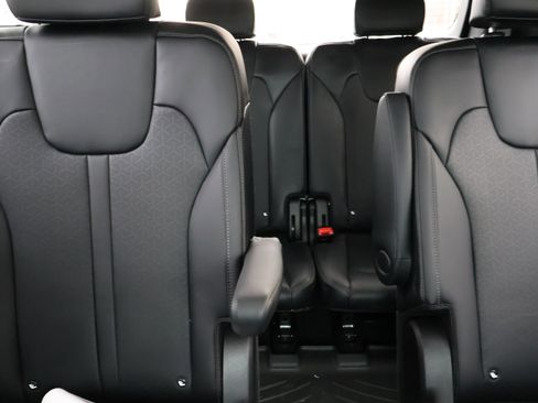 Used 2023 Kia Sorento EX image 12