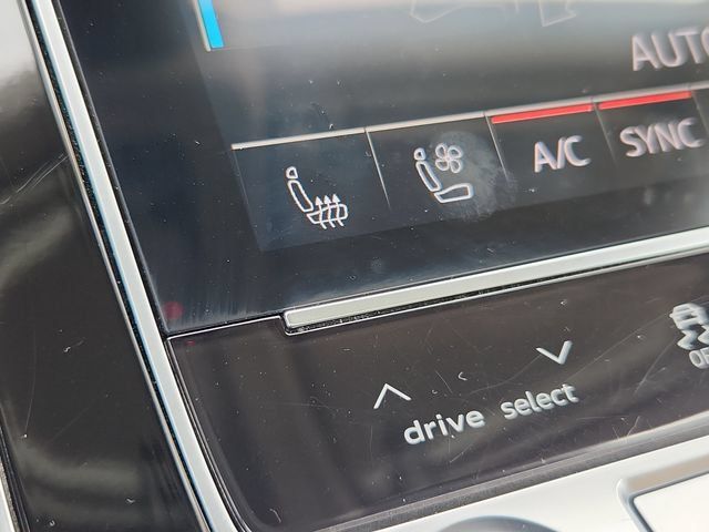 Used 2023 Audi Q7 3.0T Prestige AWD/4WD image 29