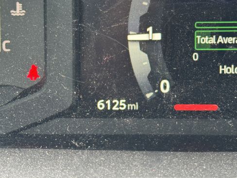 Used 2025 Toyota Tacoma SR5 image 5