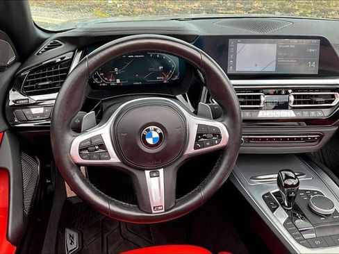 Used 2022 BMW Z4 M40i w/ Premium Package image 5