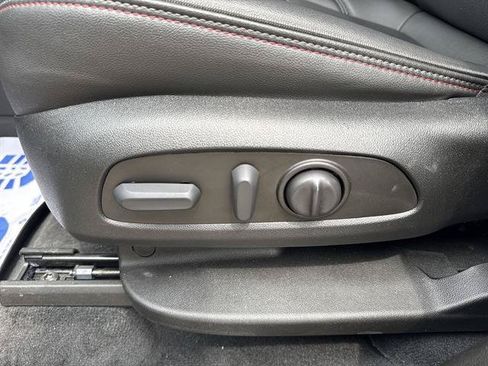 Used 2023 Chevrolet Traverse RS w/ LPO, Floor Liner Package AWD/4WD image 38
