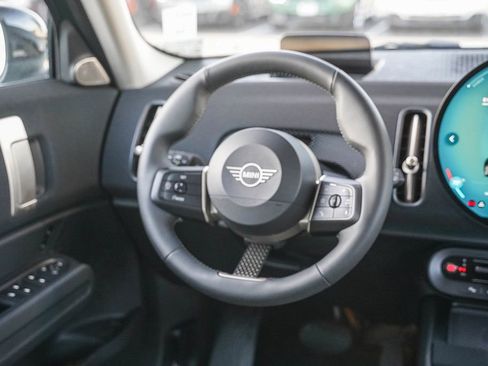 Used 2025 MINI Cooper Countryman S w/ Comfort Package Max image 16