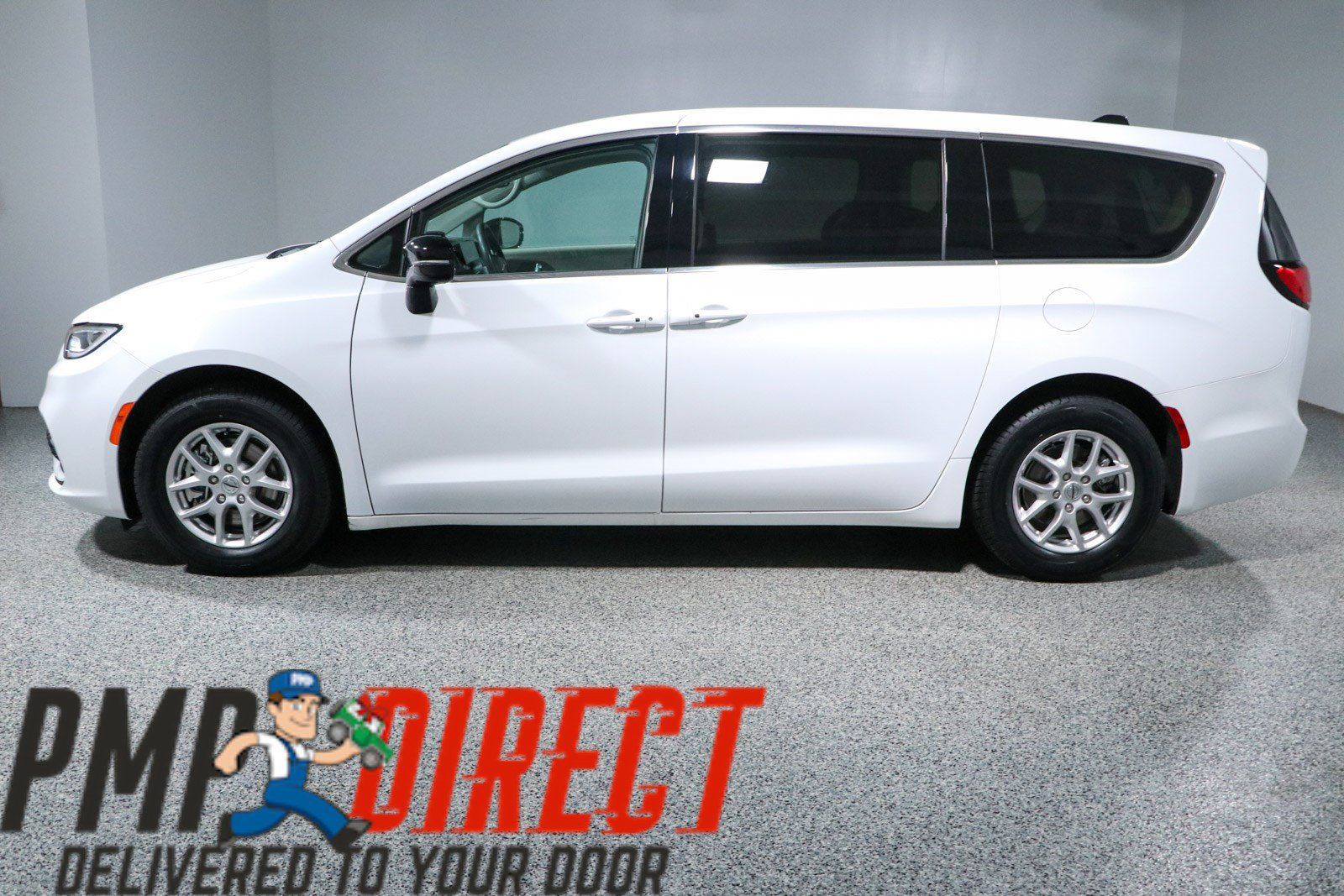 Used 2024 Chrysler Pacifica Touring-L FWD image 10