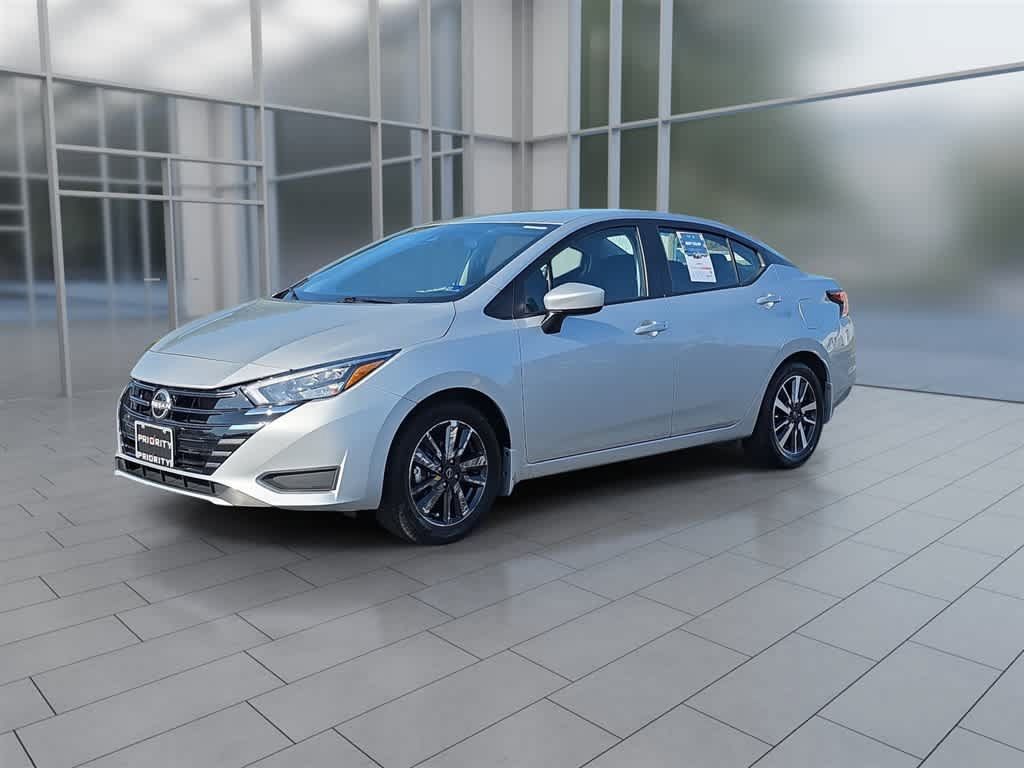 Used 2025 Nissan Versa SV w/ Trunk Package FWD image 5