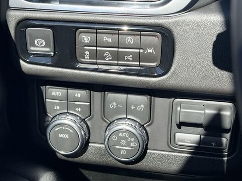 New 2026 GMC Yukon XL Denali w/ Denali Reserve Package AWD/4WD image 21