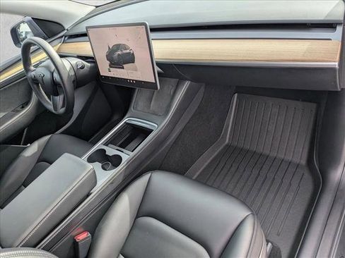 Used 2023 Tesla Model Y Long Range image 22