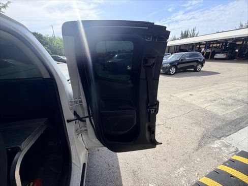 Used 2022 Chevrolet Colorado LT w/ Fleet Safety Package RWD image 19