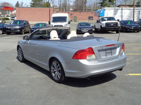 Used 2011 Volvo C70 T5 w/ Convenience Pkg image 3