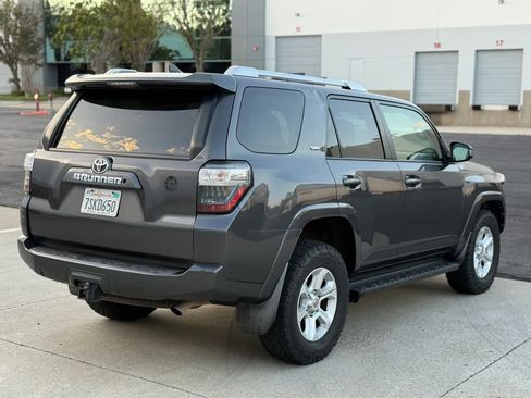 Used 2016 Toyota 4Runner SR5 AWD/4WD image 12