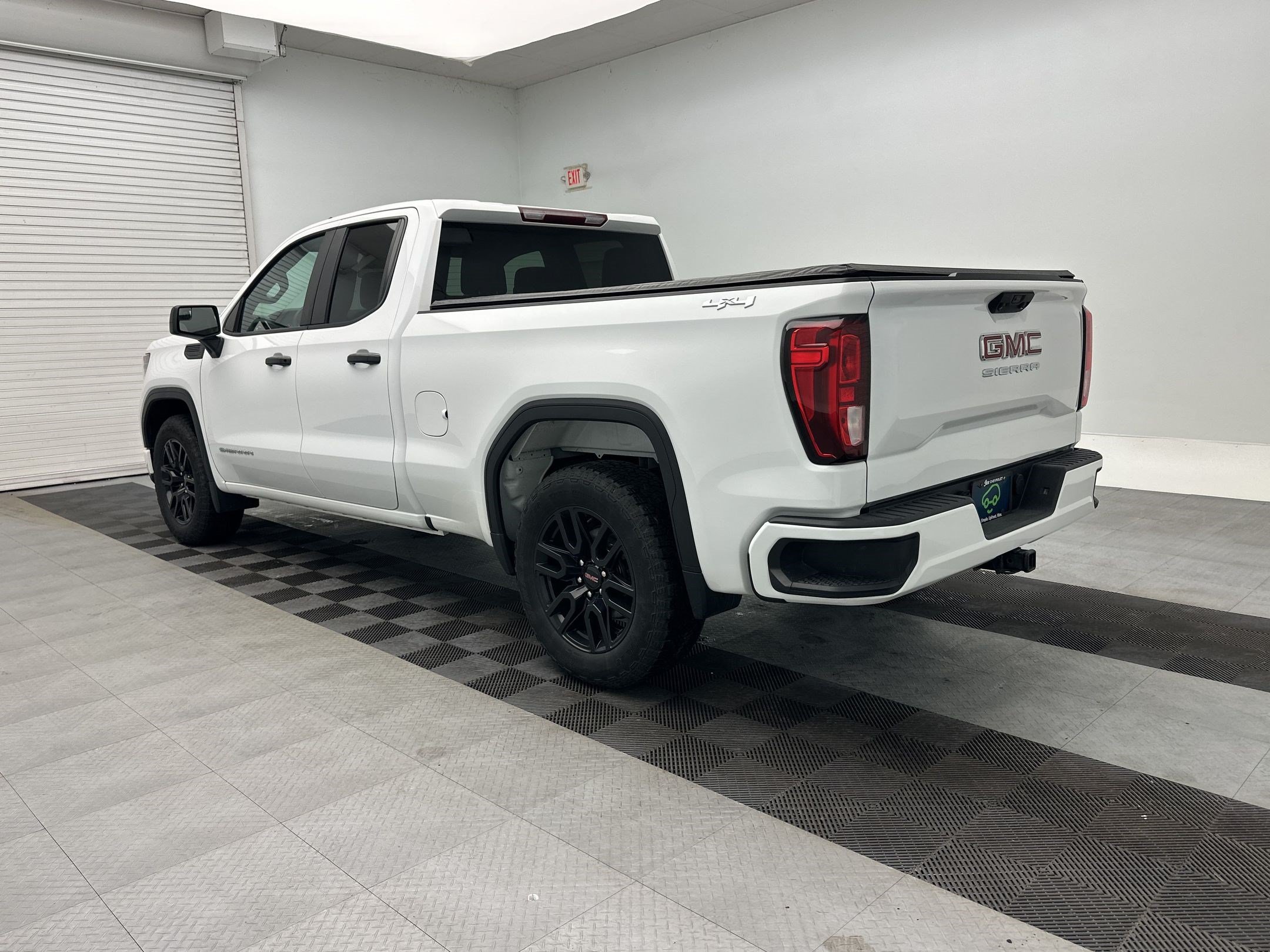 Certified 2023 GMC Sierra 1500 Pro w/ Graphite Edition AWD/4WD image 3