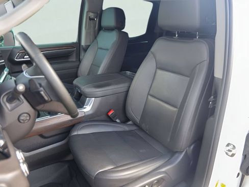 Used 2025 GMC Sierra 1500 SLT AWD/4WD image 10
