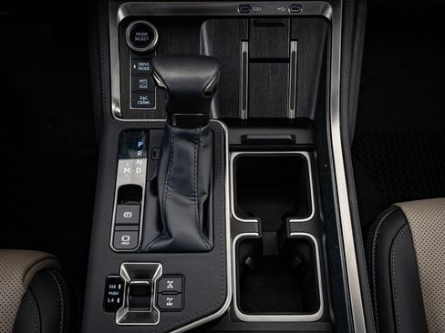 Used 2024 Lexus GX 550 image 37