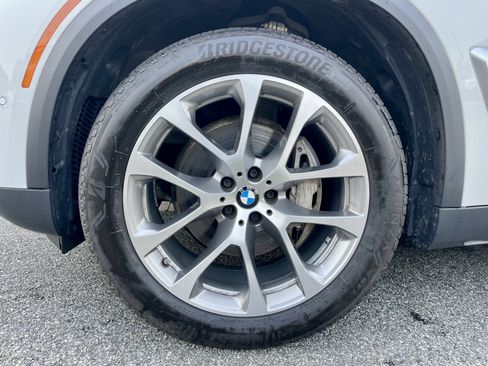 Used 2024 BMW X5 xDrive40i w/ Premium Package AWD/4WD image 9