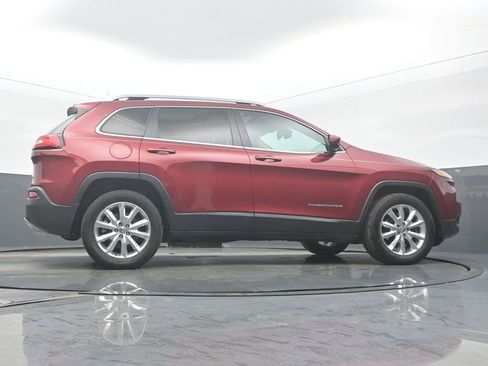 Used 2017 Jeep Cherokee Limited image 52