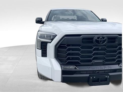 Used 2025 Toyota Tundra Limited w/ TRD Off-Road Package AWD/4WD image 19