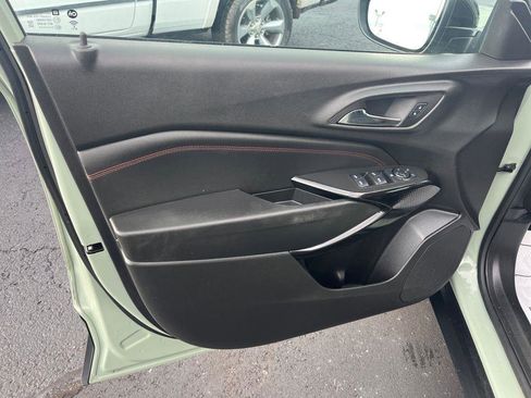 Used 2024 Chevrolet Trax RS w/ Sunroof Package image 19