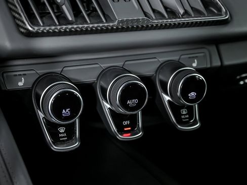 Used 2017 Audi R8 V10 image 40